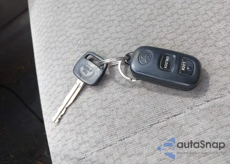 2004 Toyota Corolla Le from USA, damaged, VIN 2T1BR32E04C219402